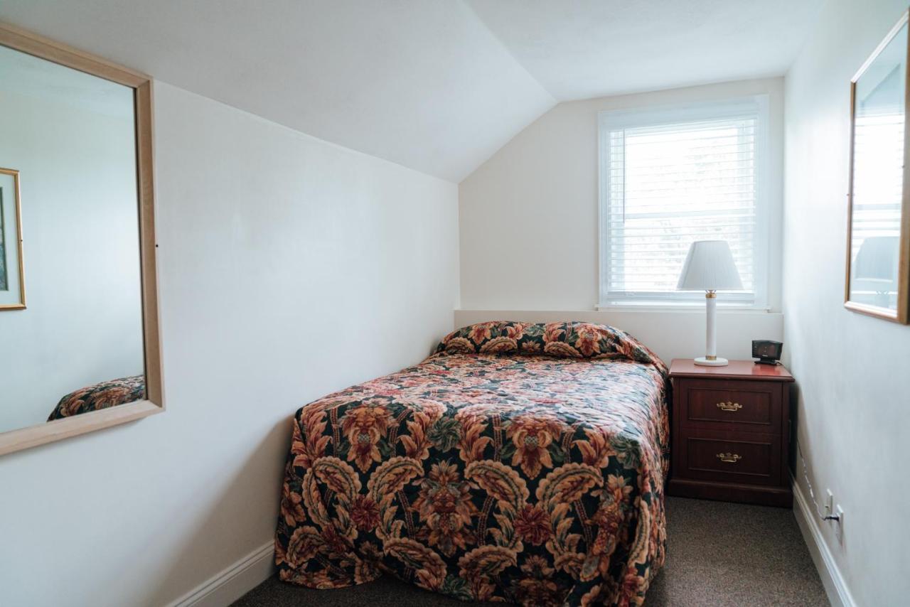 Skaneateles Suites Екстериор снимка