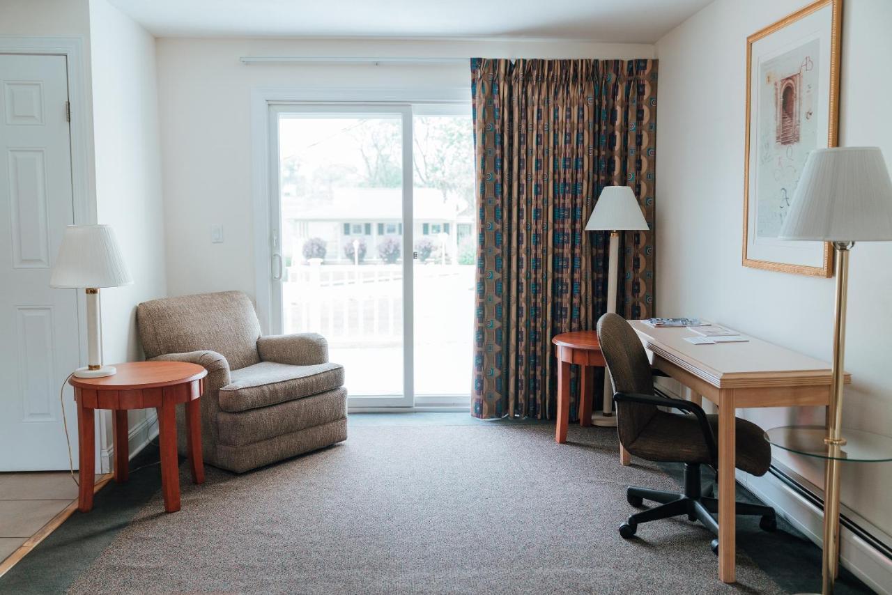 Skaneateles Suites Екстериор снимка