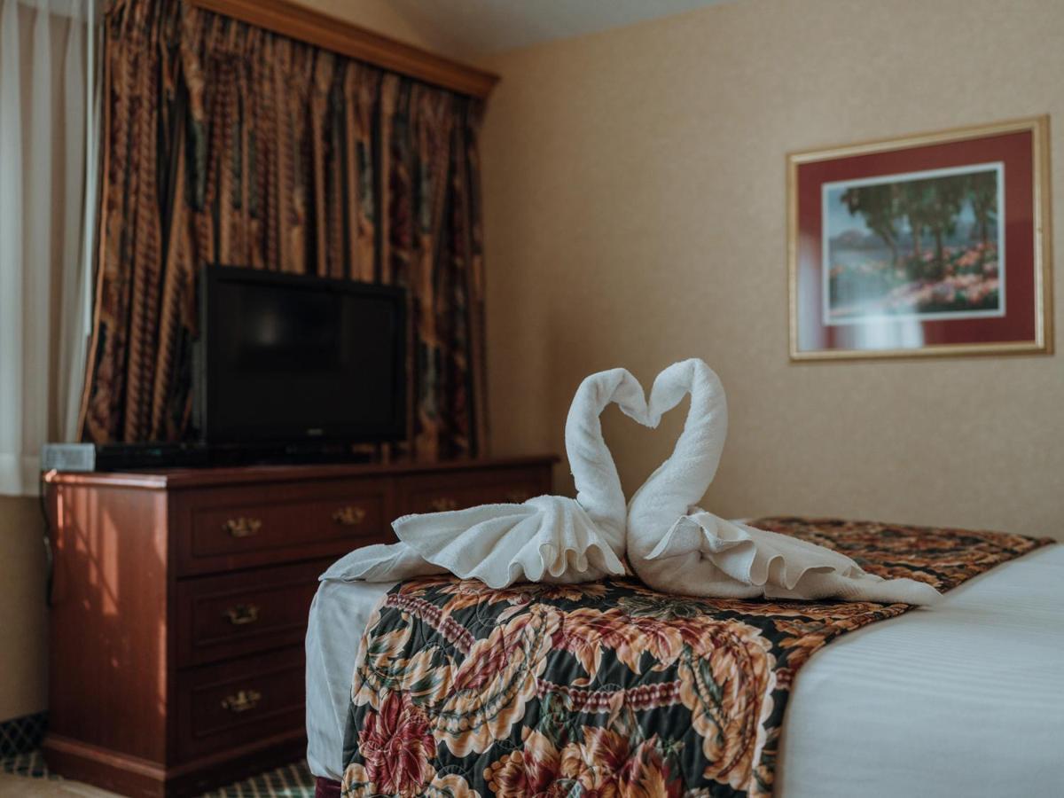 Skaneateles Suites Екстериор снимка