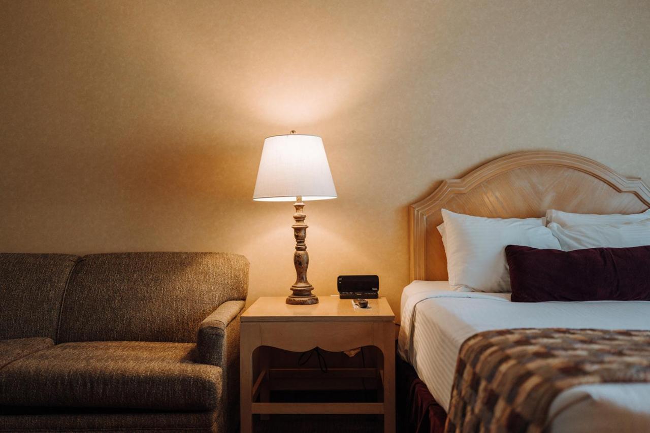 Skaneateles Suites Екстериор снимка