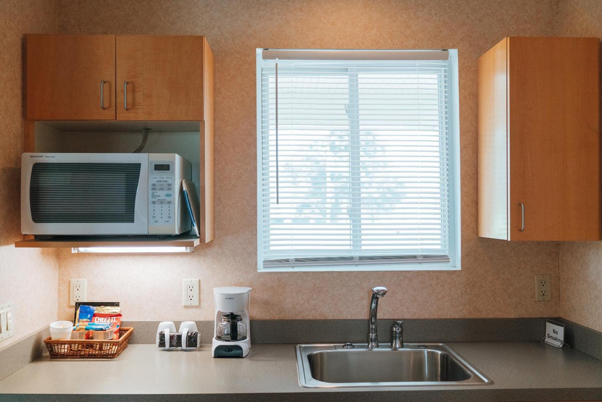 Skaneateles Suites Екстериор снимка