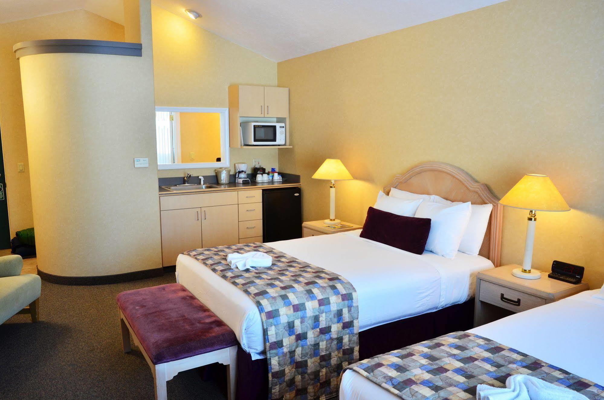 Skaneateles Suites Екстериор снимка