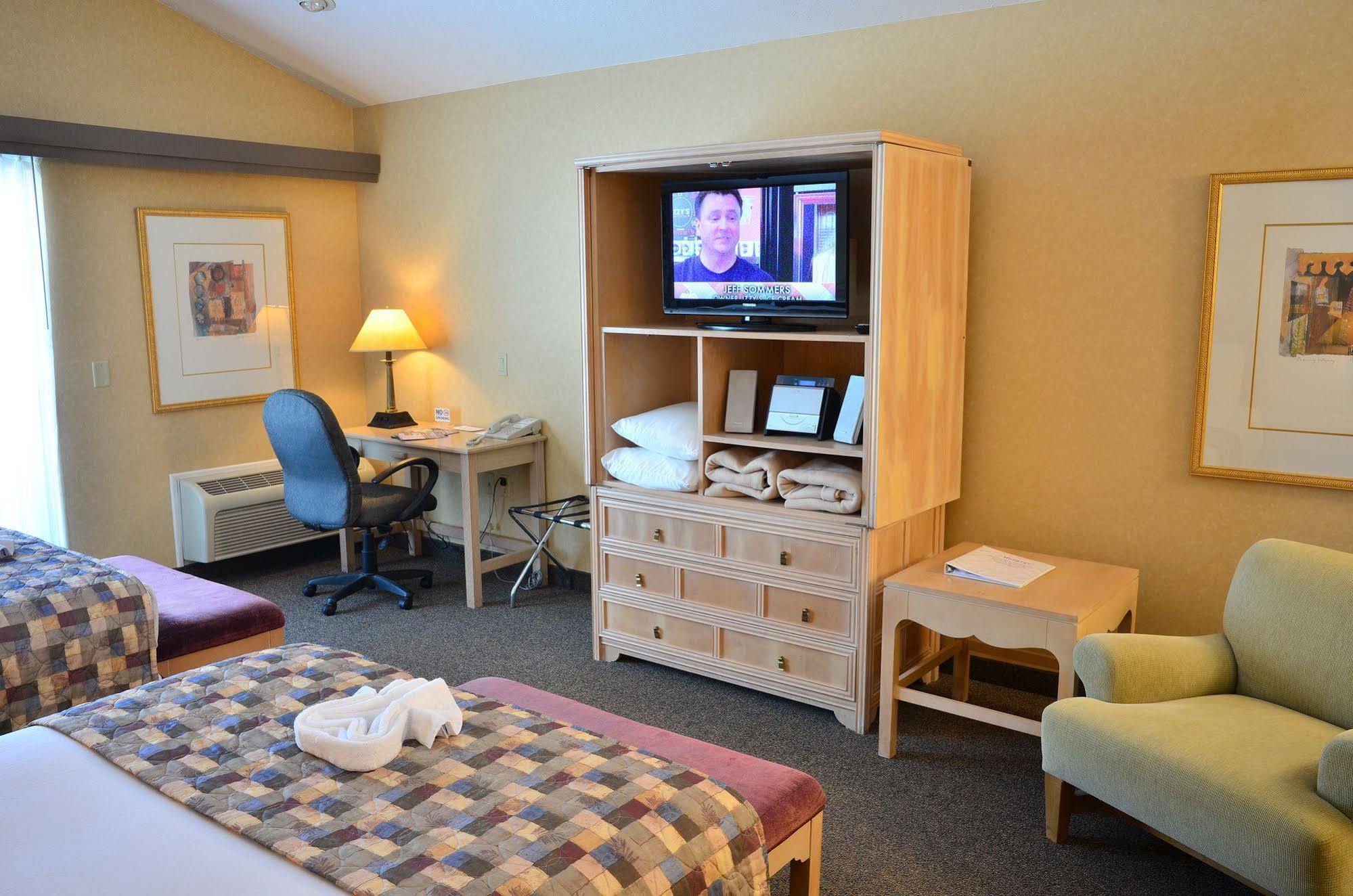 Skaneateles Suites Екстериор снимка
