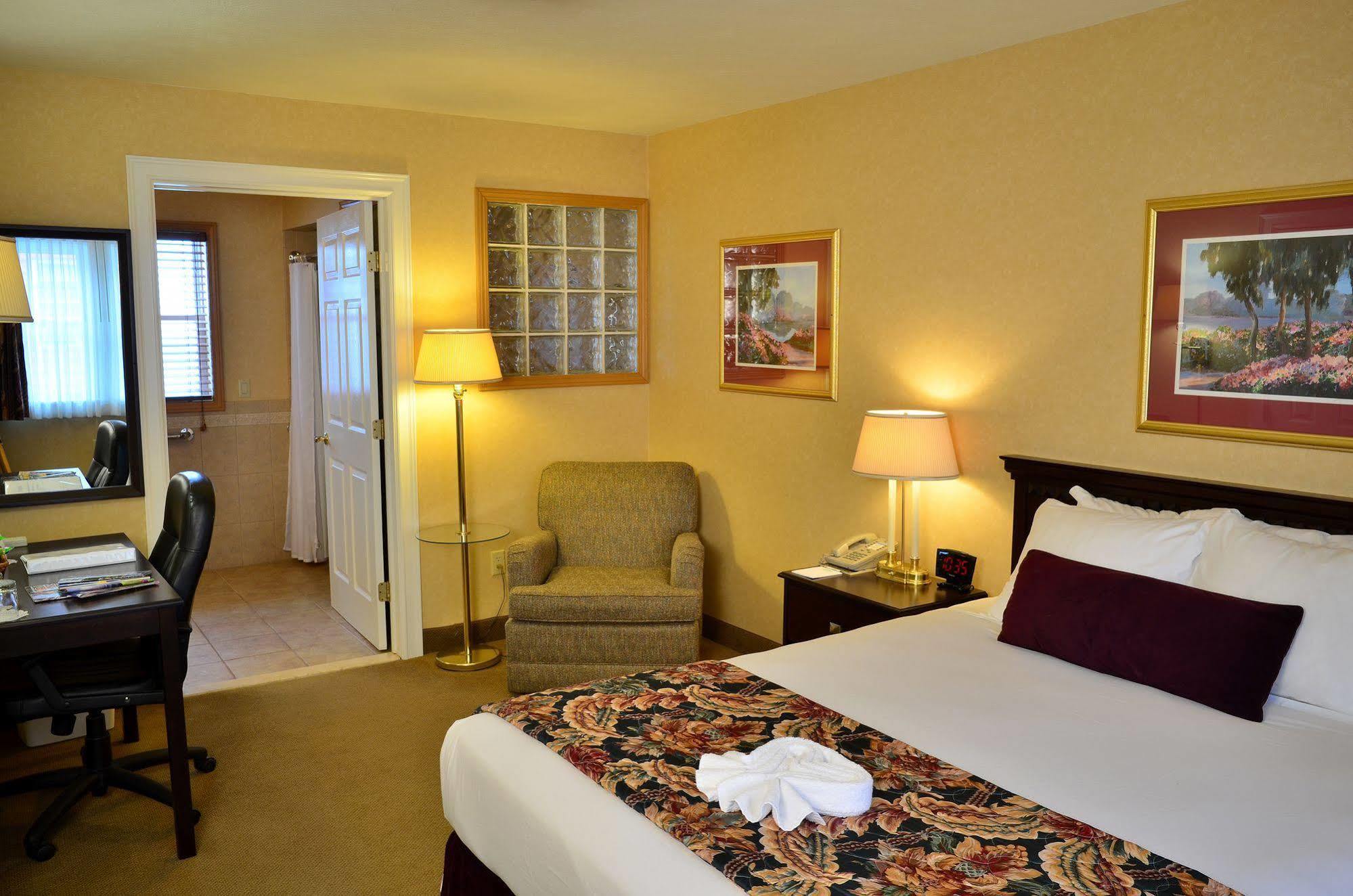 Skaneateles Suites Екстериор снимка