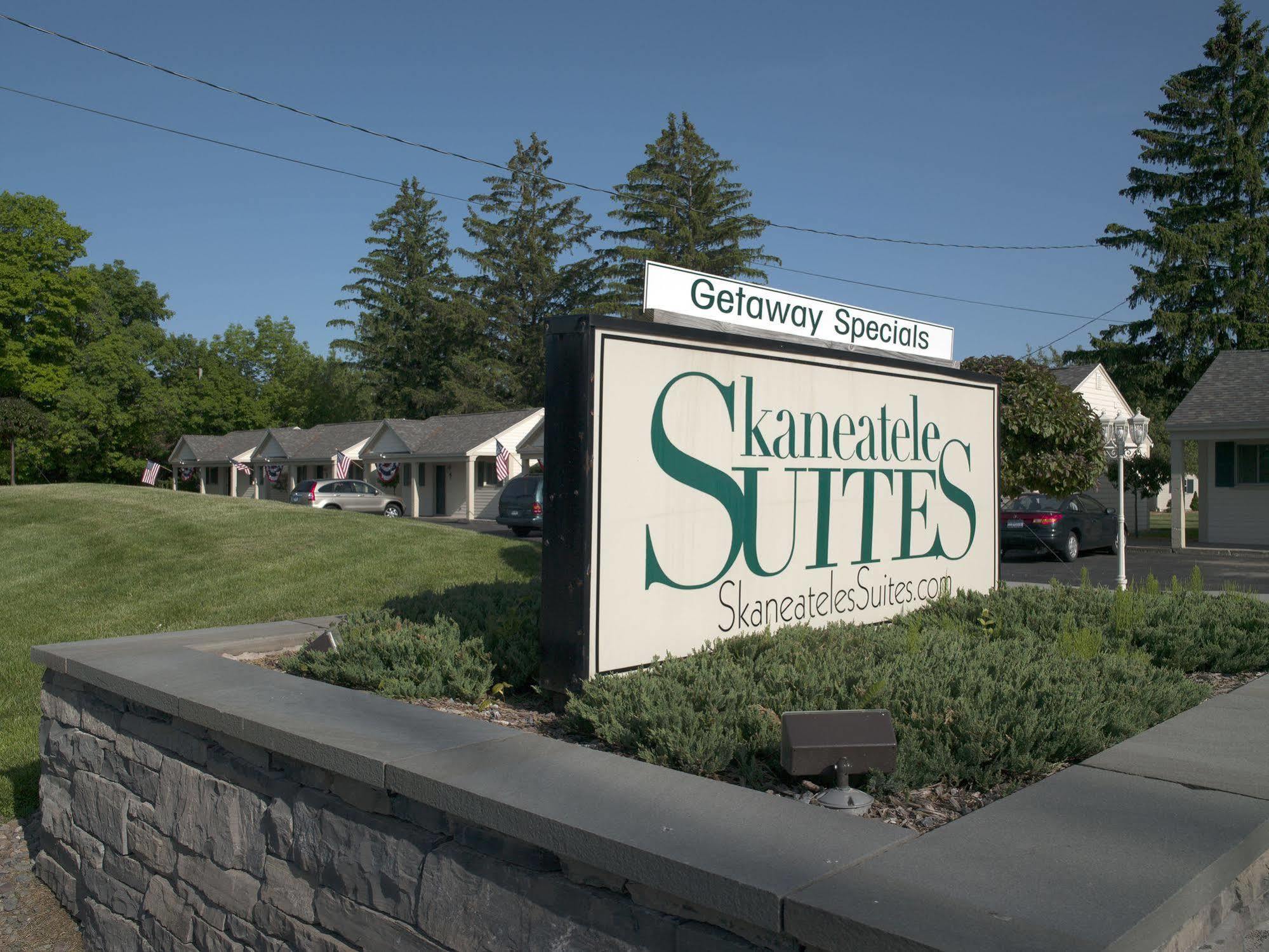 Skaneateles Suites Екстериор снимка