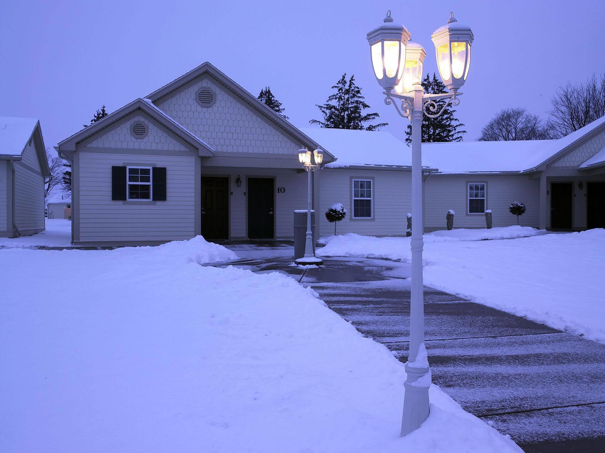 Skaneateles Suites Екстериор снимка