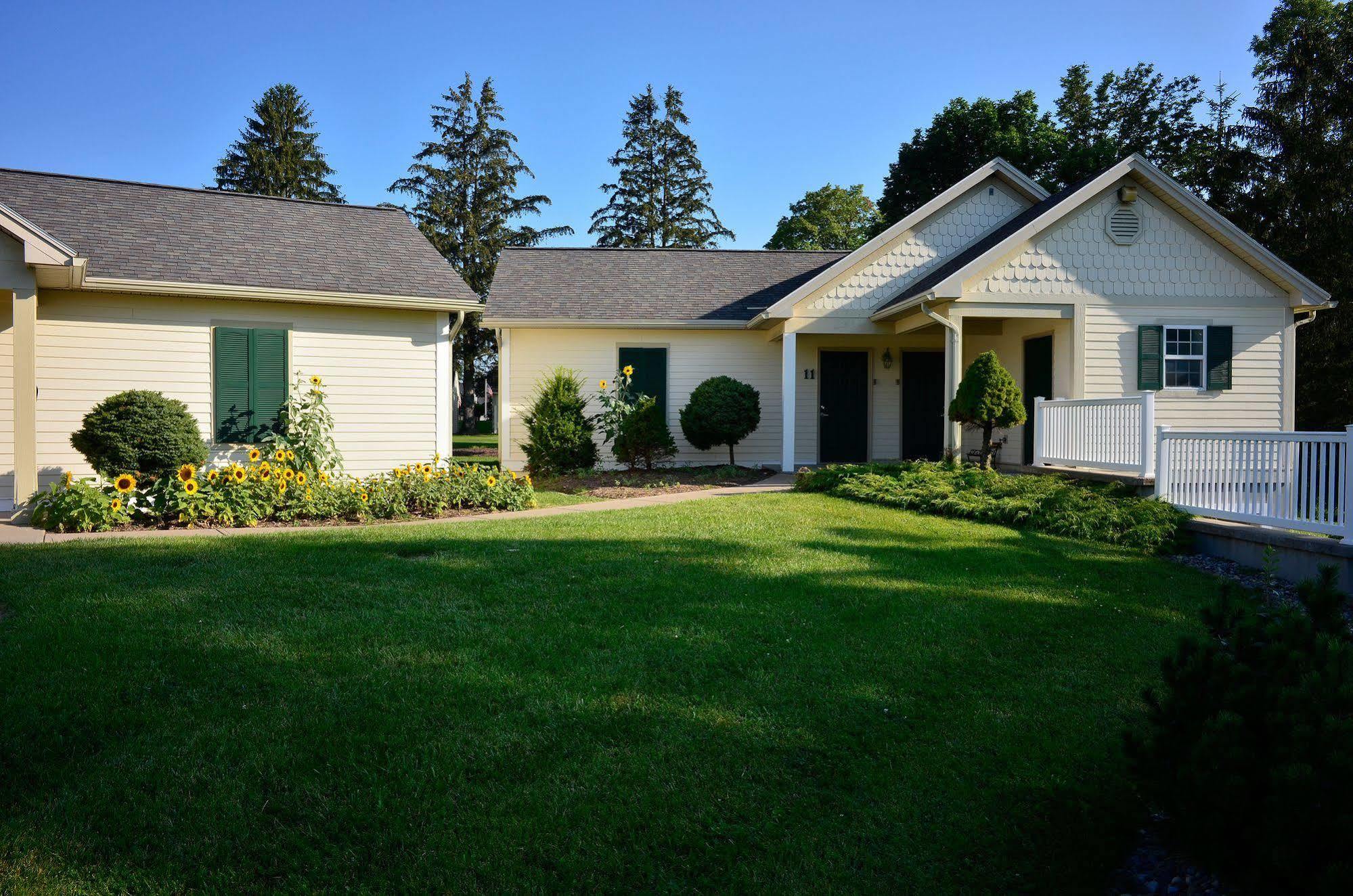 Skaneateles Suites Екстериор снимка